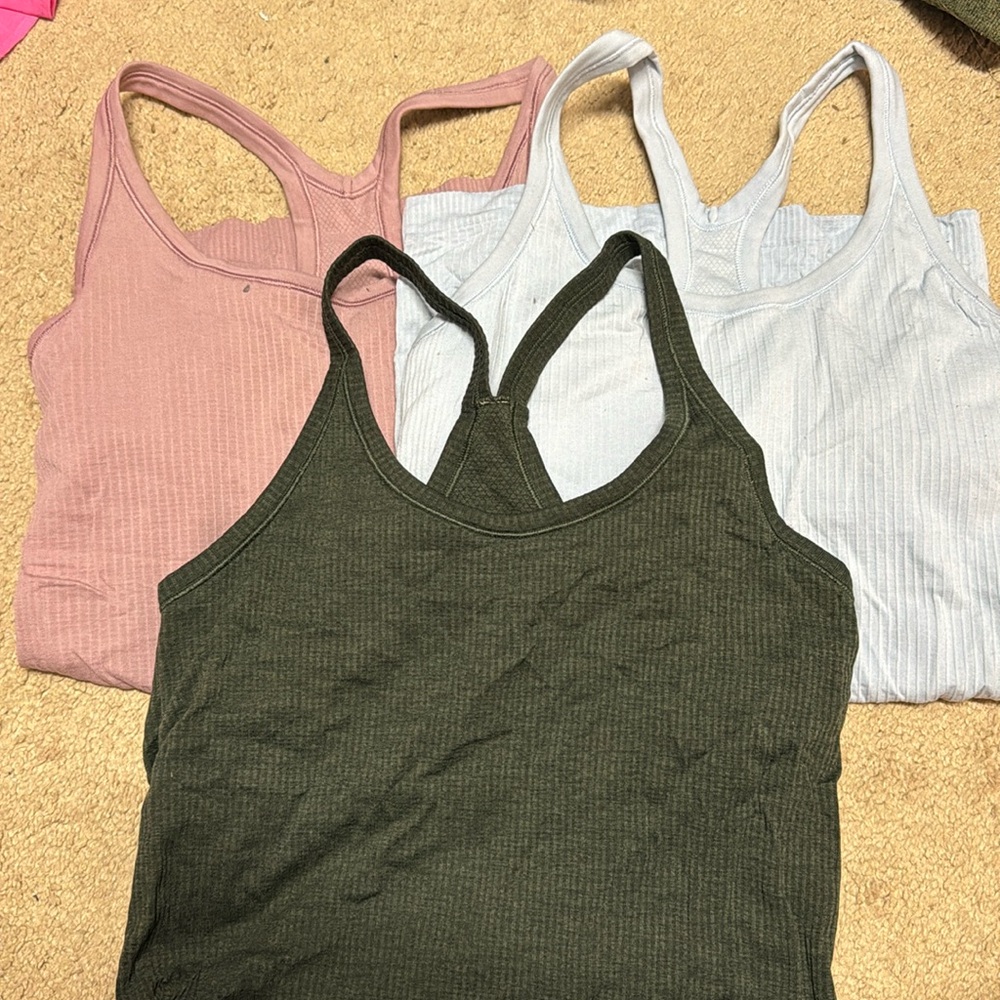 Lululemon tank bundle - all great quality but do not have the removable pads